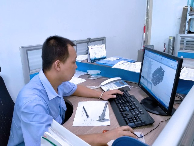 张志锐j.jpg